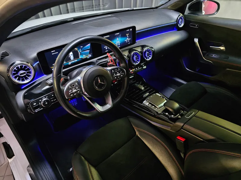 Mercedes Benz A 35 AMG foto 12