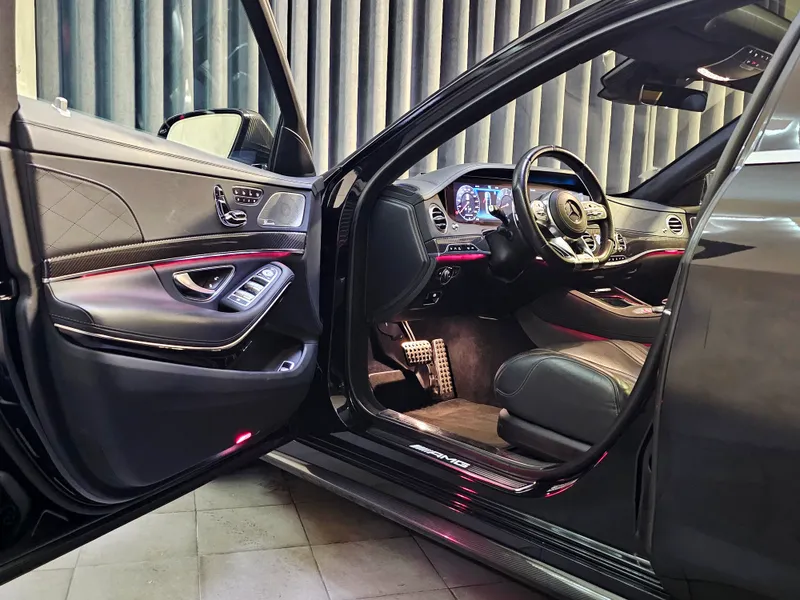 Mercedes Benz S 63 AMG foto 9