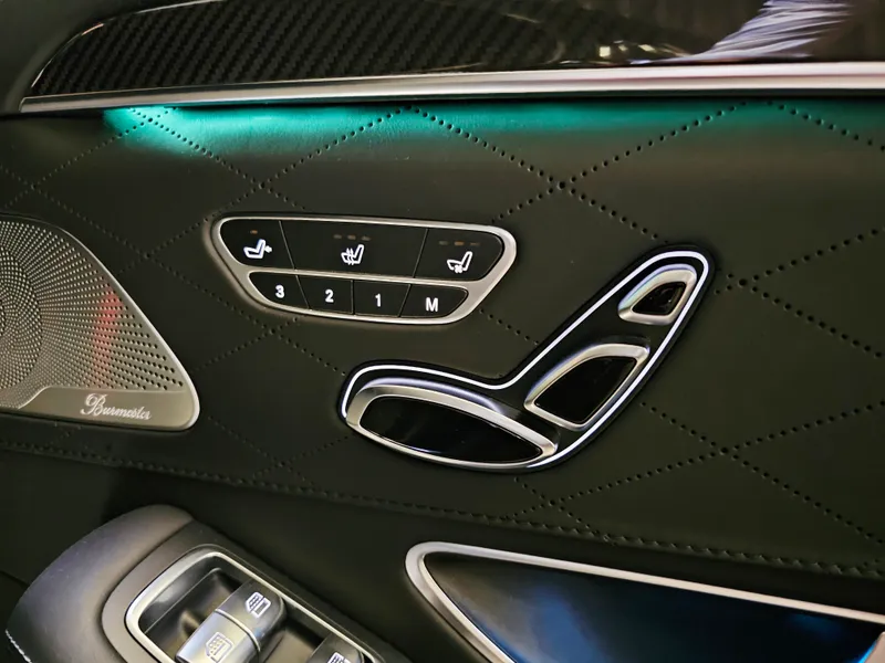 Mercedes Benz S 63 AMG foto 23