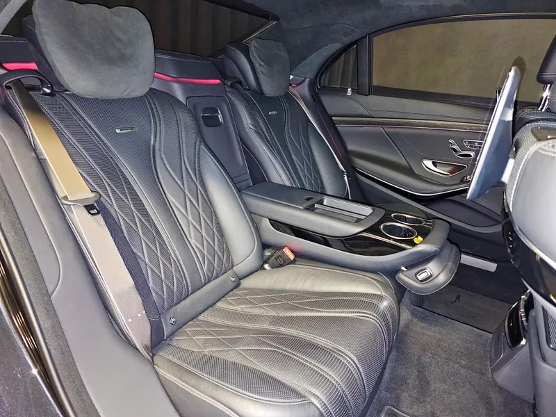 Mercedes Benz S 63 AMG foto 24