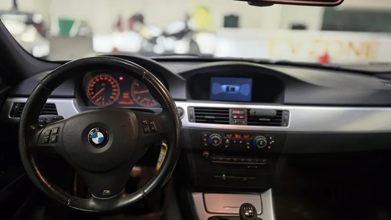 BMW 320 foto 10