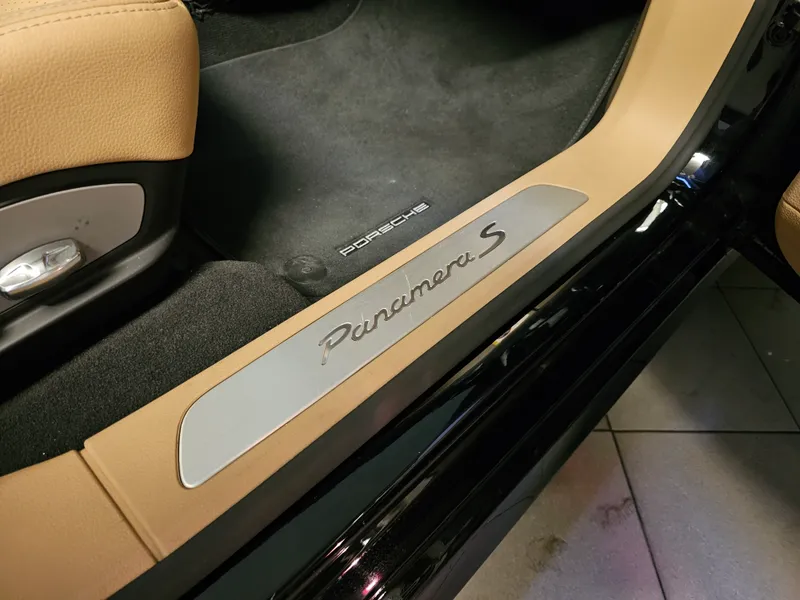 Porsche Panamera foto 25