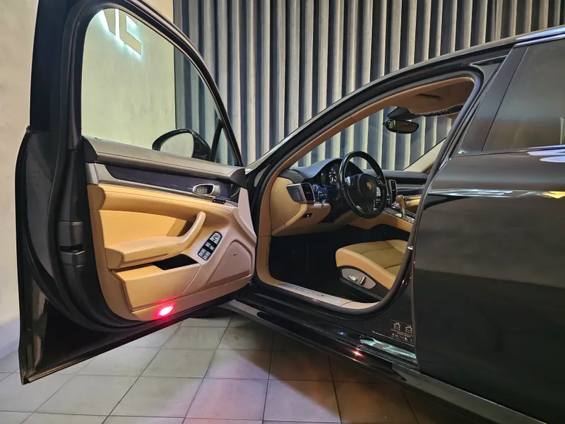 Porsche Panamera foto 8