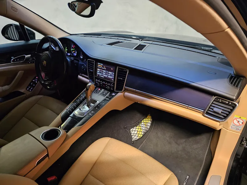 Porsche Panamera foto 12