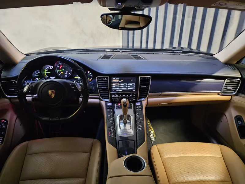 Porsche Panamera foto 10