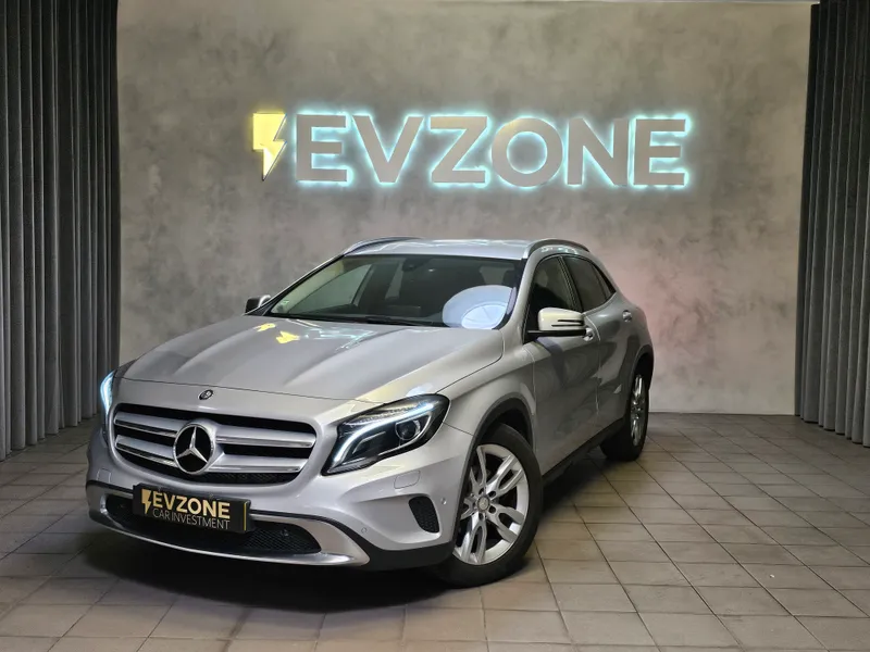 Mercedes Benz GLA 180 foto 4