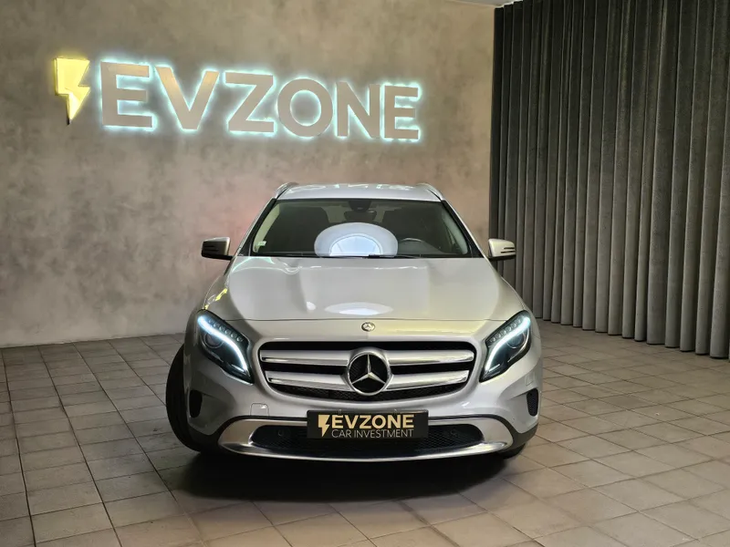Mercedes Benz GLA 180 foto 3