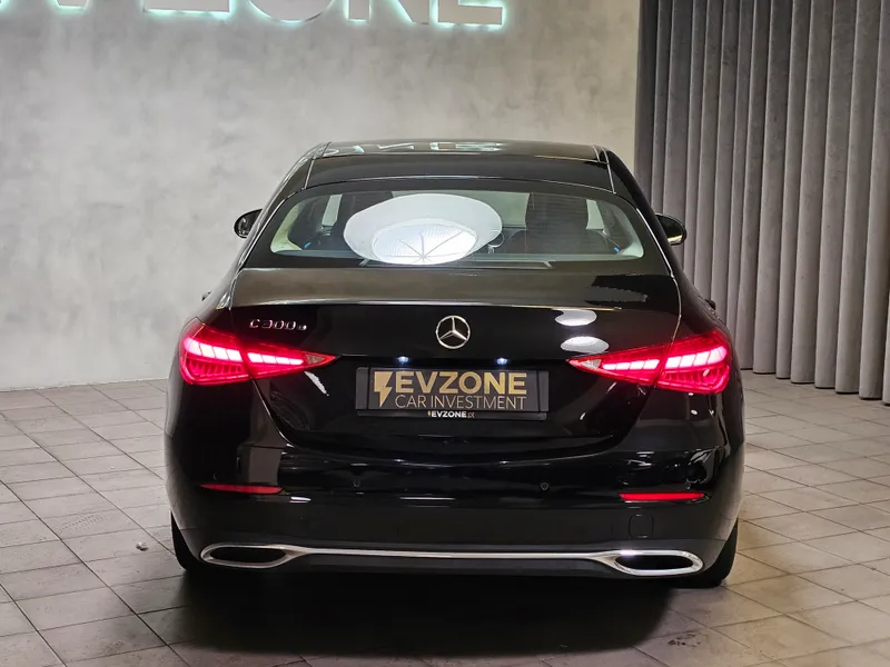 Mercedes Benz C 300 foto 4