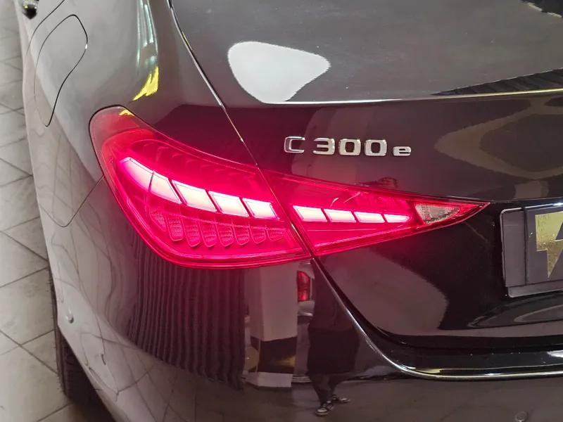 Mercedes Benz C 300 foto 25
