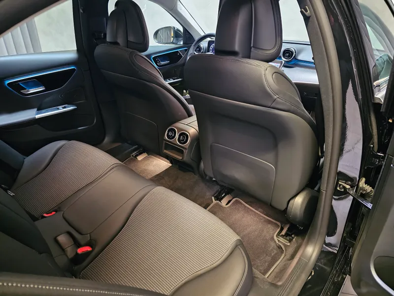Mercedes Benz C 300 foto 18