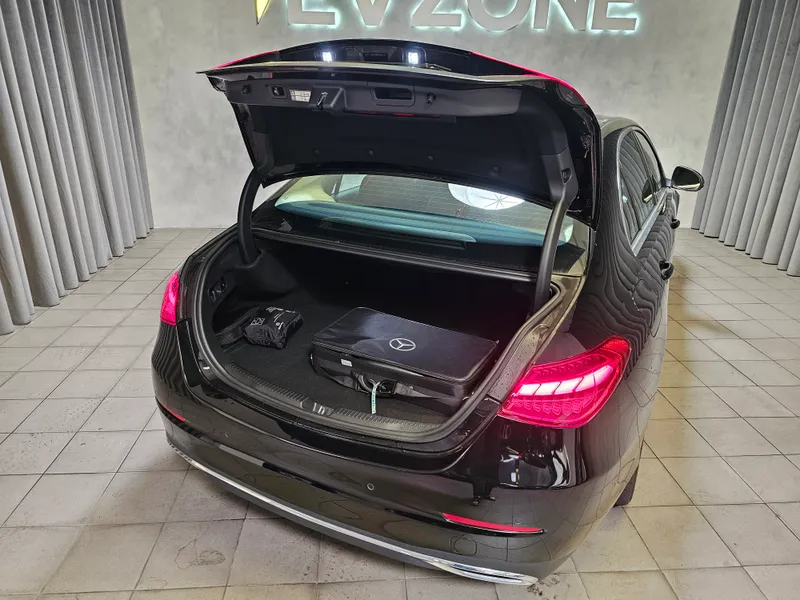 Mercedes Benz C 300 foto 21