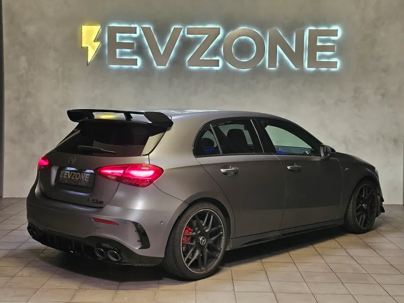 Mercedes Benz A 45 AMG foto 6
