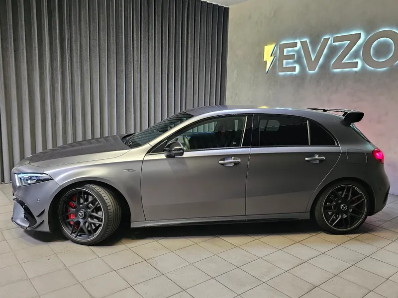 Mercedes Benz A 45 AMG foto 4