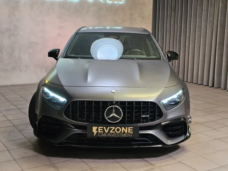 Mercedes Benz A 45 AMG foto 2