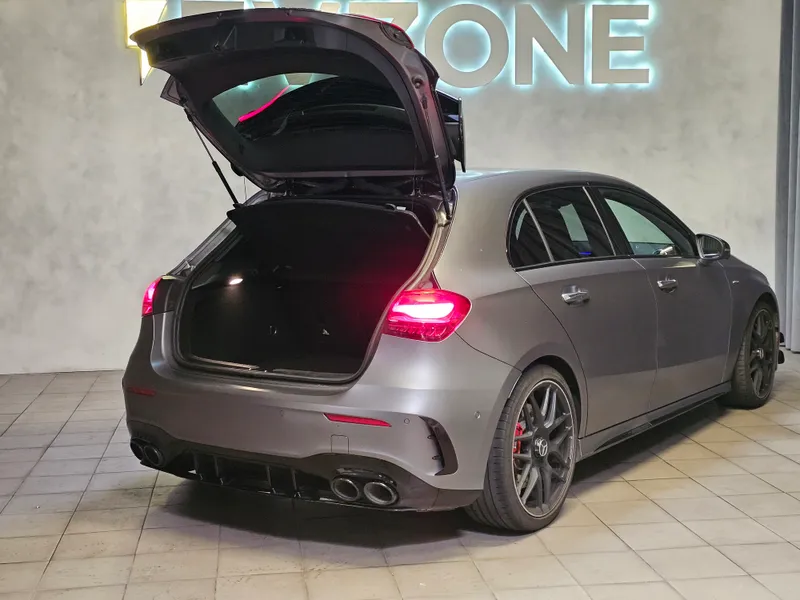 Mercedes Benz A 45 AMG foto 21
