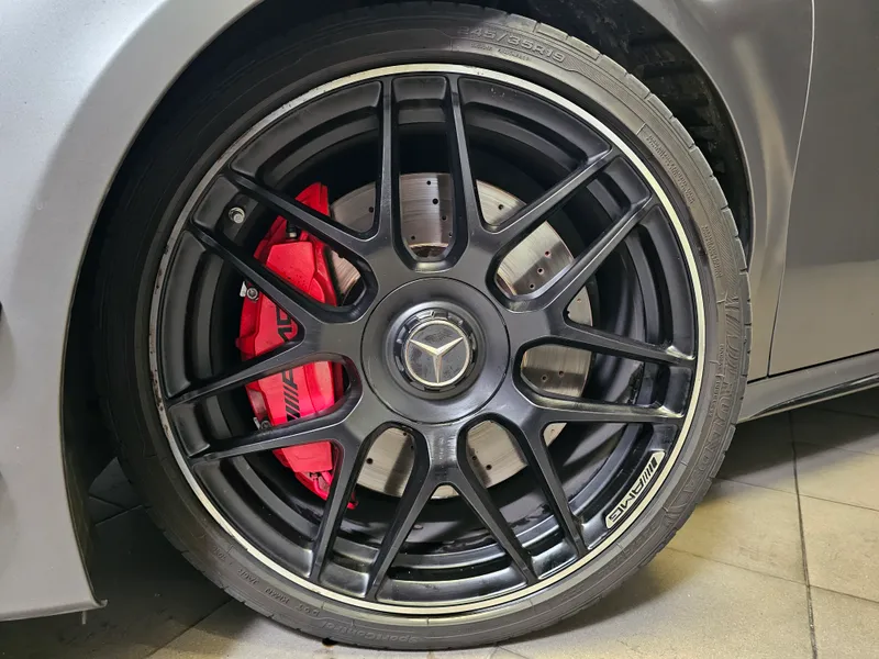 Mercedes Benz A 45 AMG foto 34