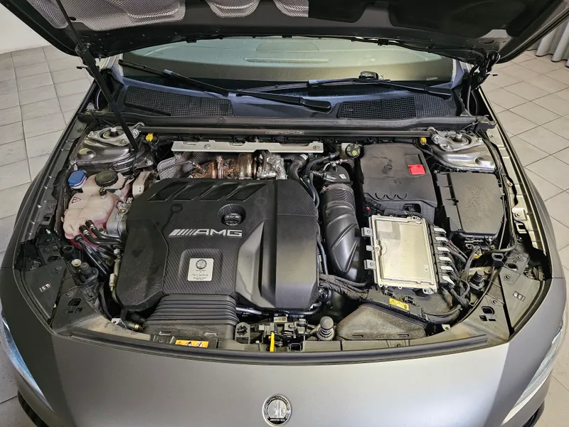 Mercedes Benz A 45 AMG foto 35