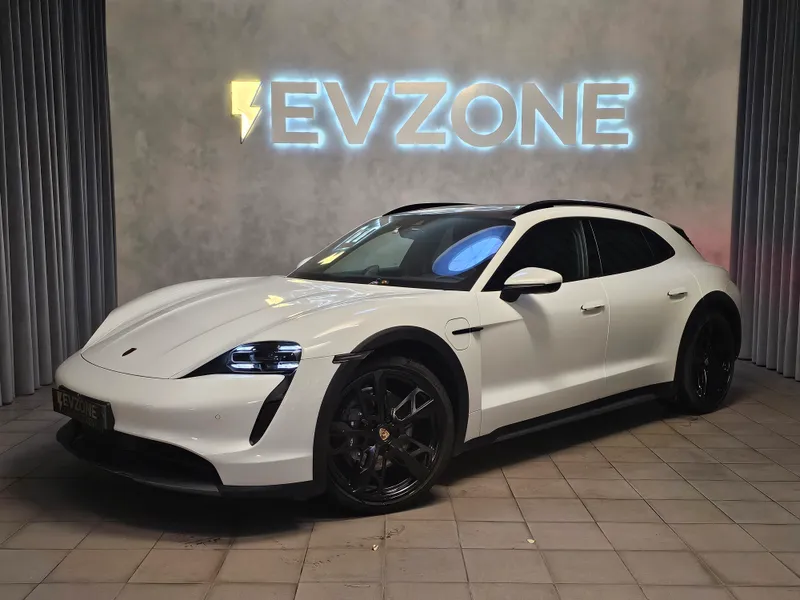 Porsche Taycan Cross Turismo foto 3