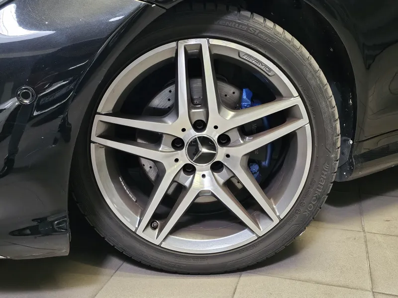 Mercedes Benz E 220 foto 37