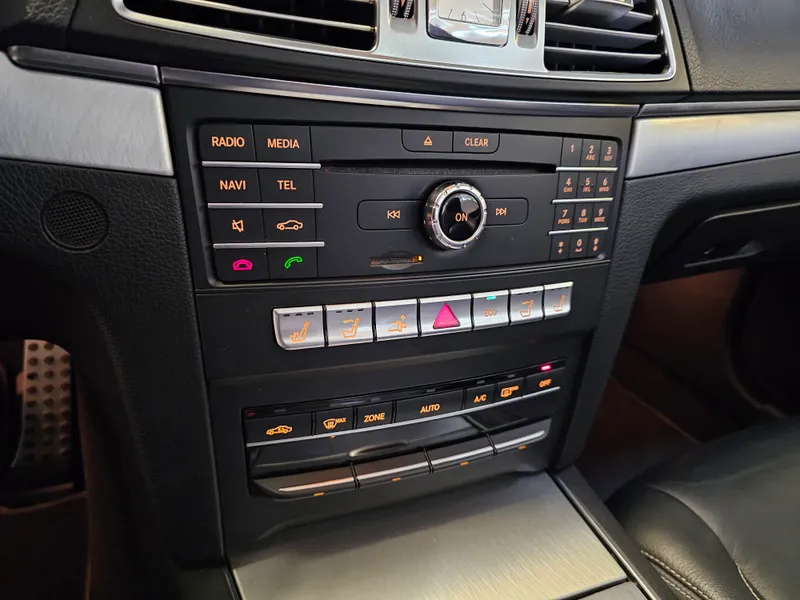 Mercedes Benz E 220 foto 21