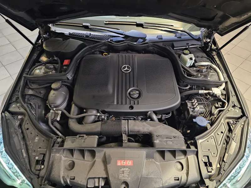 Mercedes Benz E 220 foto 38