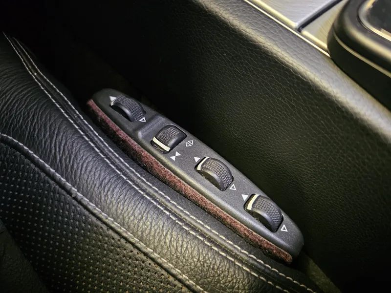 Mercedes Benz E 220 foto 28