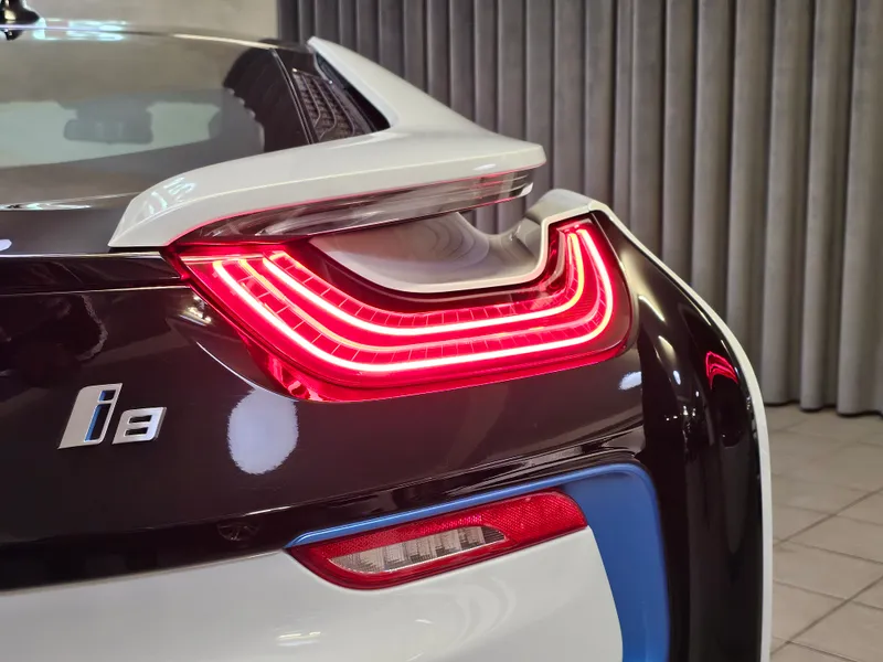 BMW i8 foto 30