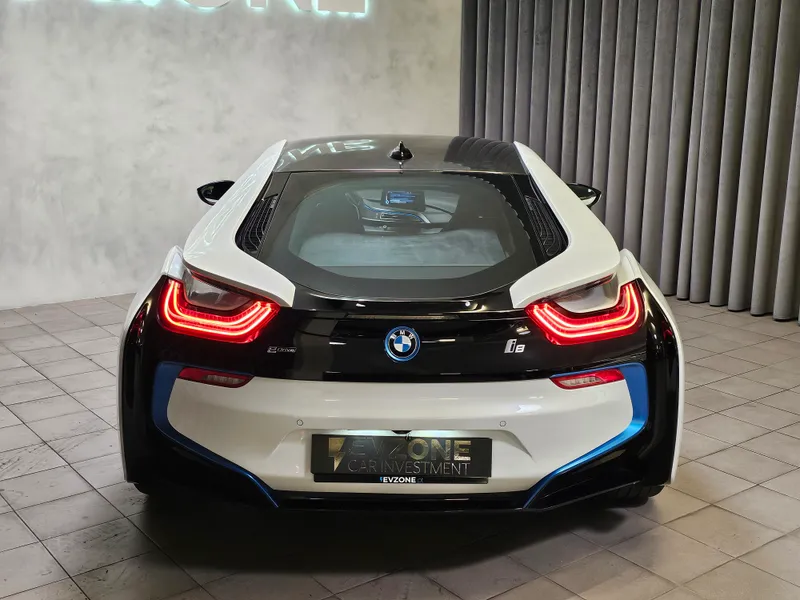 BMW i8 foto 5