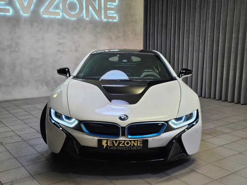 BMW i8 foto 2