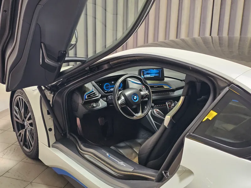 BMW i8 foto 10