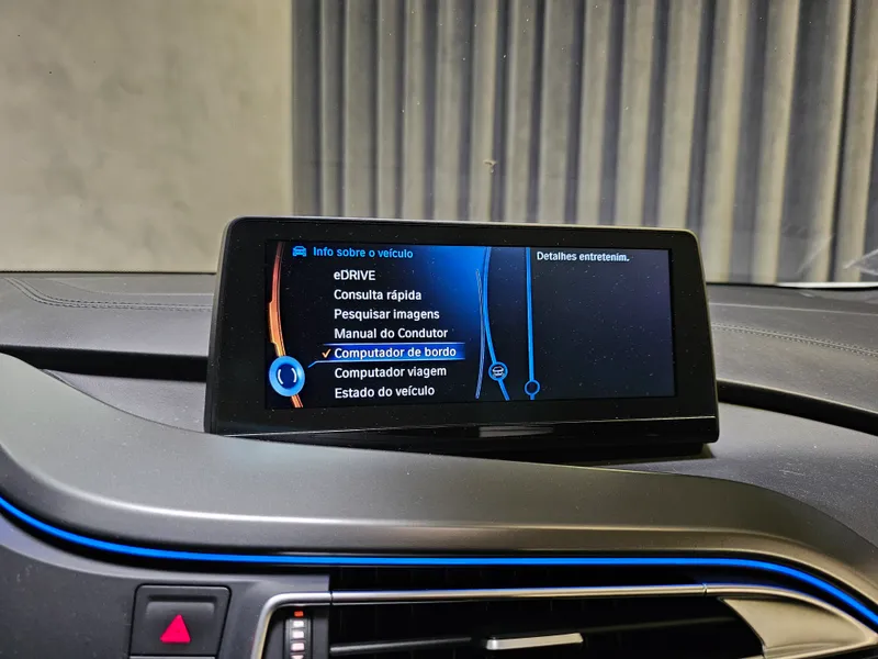 BMW i8 foto 17