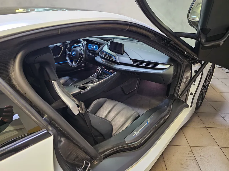BMW i8 foto 11