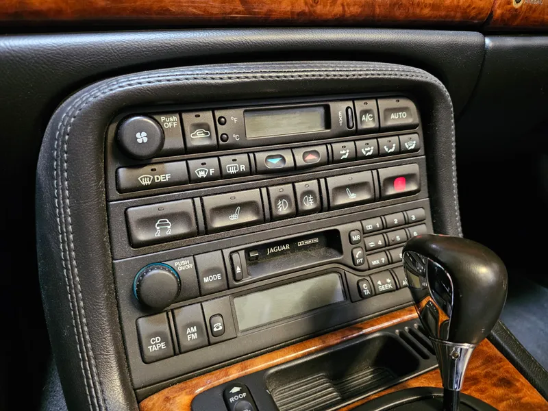 Jaguar XK foto 18