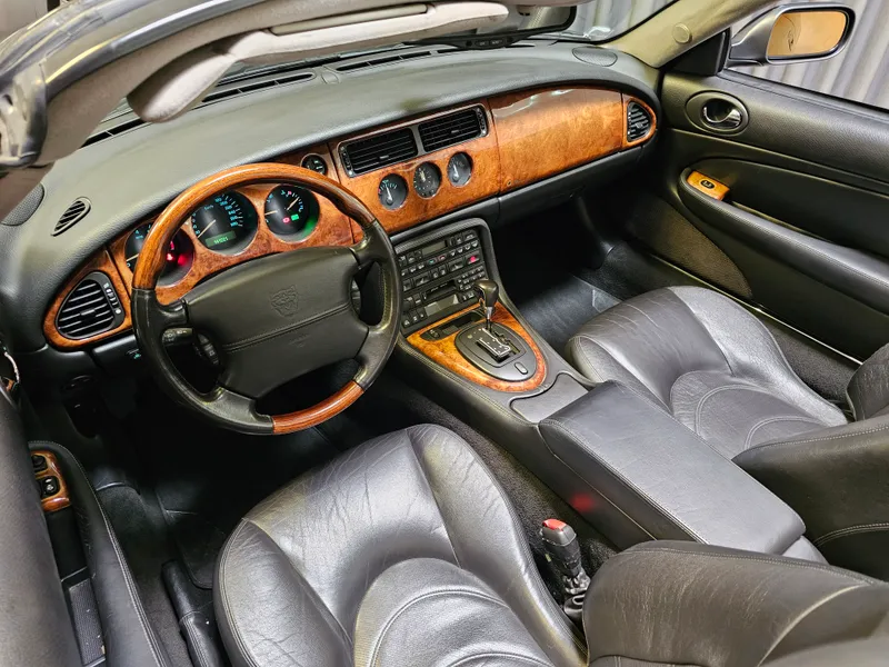 Jaguar XK foto 12