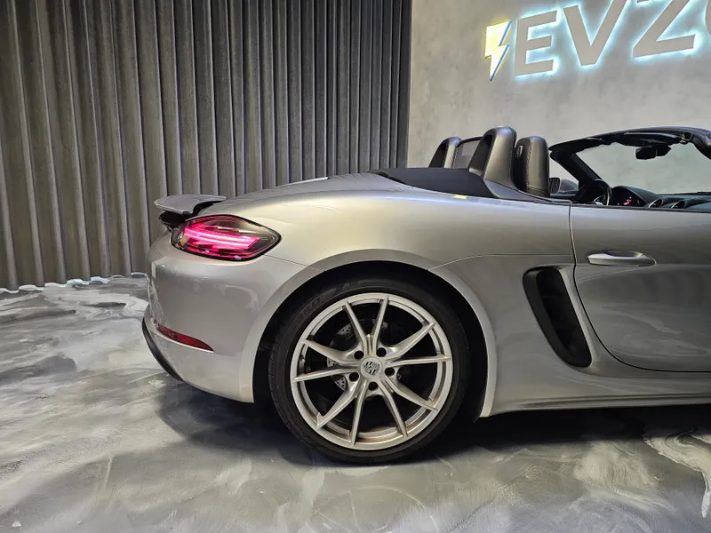 Porsche 718 Boxster foto 10