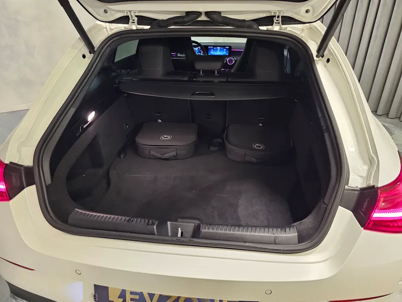 Mercedes Benz CLA 250 foto 31
