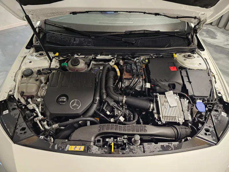 Mercedes Benz CLA 250 foto 38