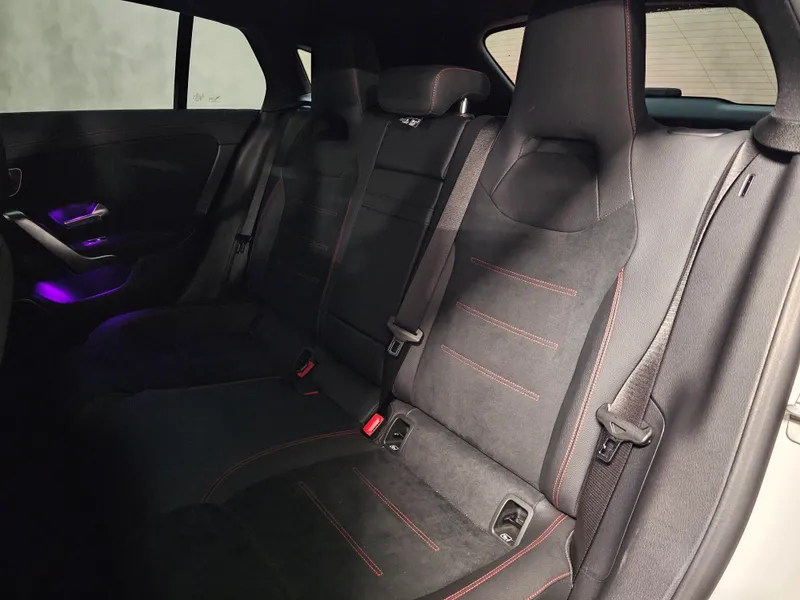 Mercedes Benz CLA 250 foto 22