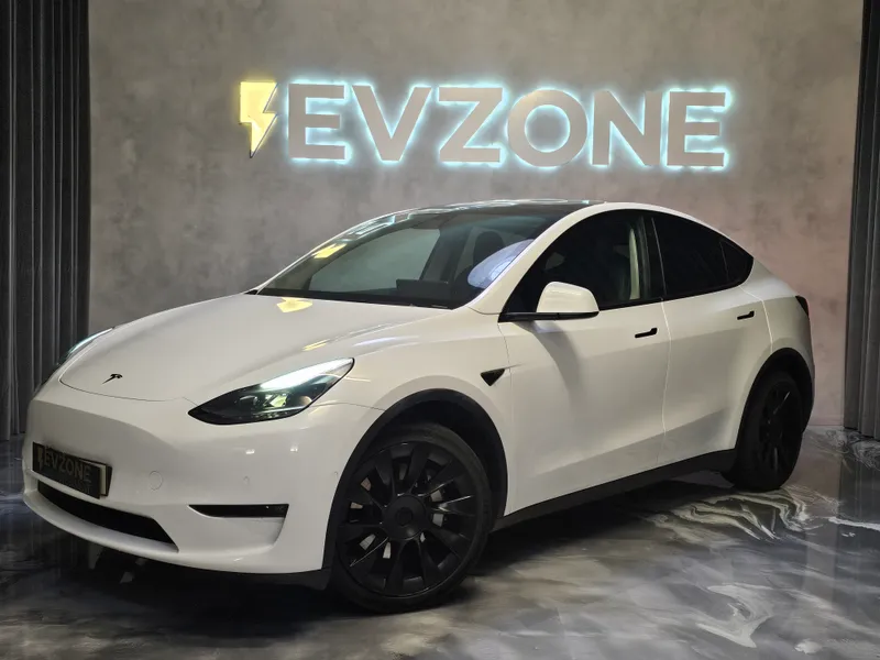Tesla Model Y foto 3
