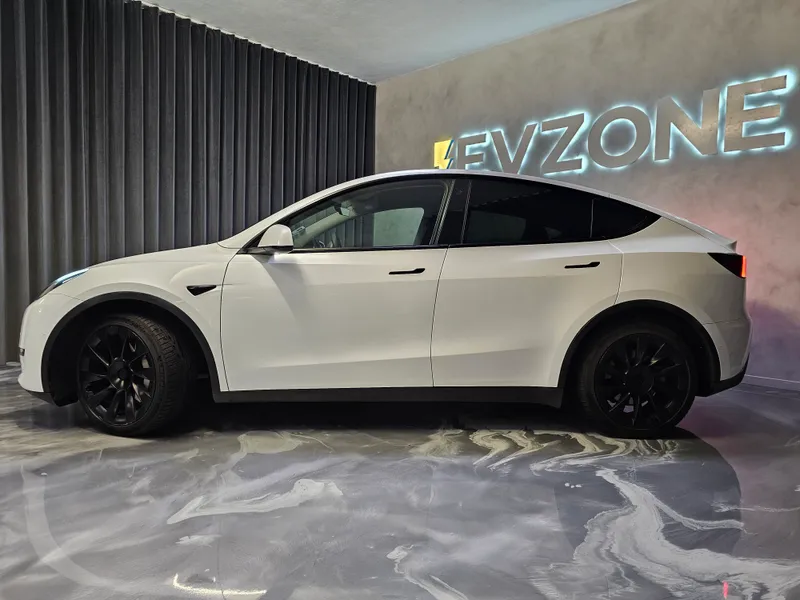 Tesla Model Y foto 4