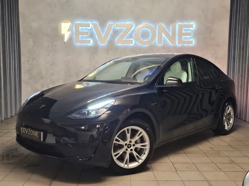 Tesla Model Y foto 5