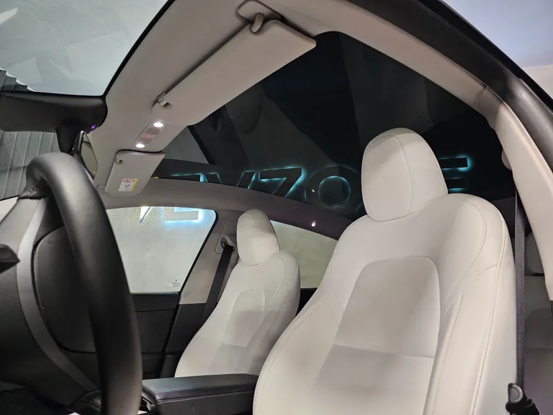 Tesla Model Y foto 10