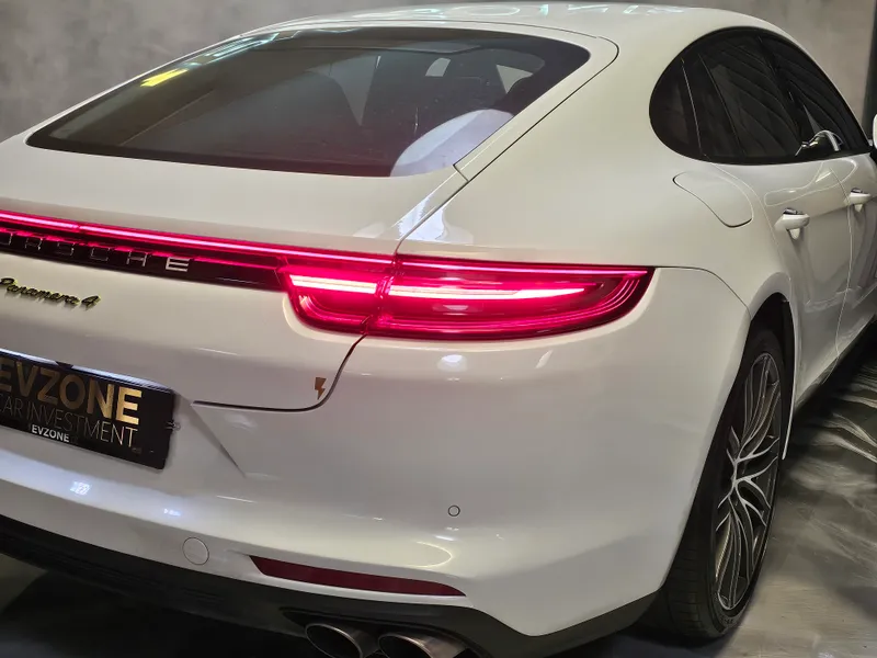Porsche Panamera foto 44