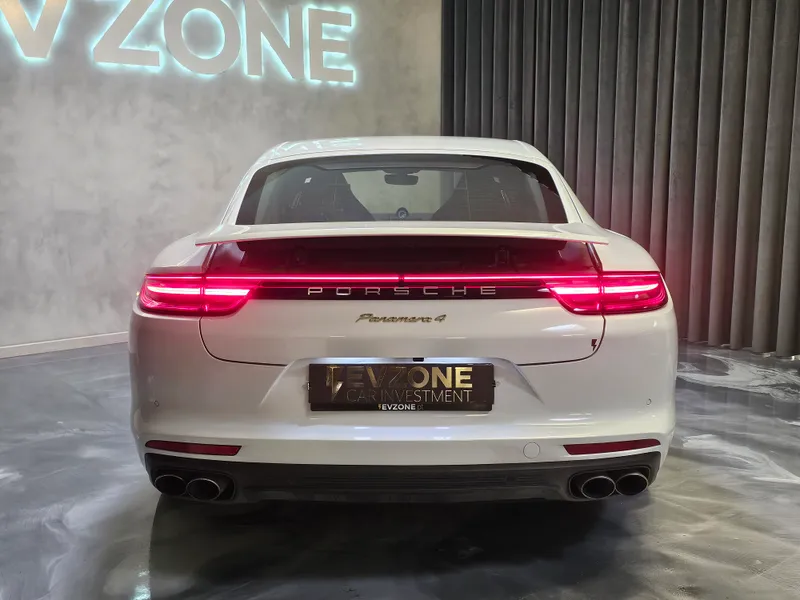 Porsche Panamera foto 6