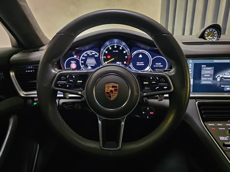 Porsche Panamera foto 15