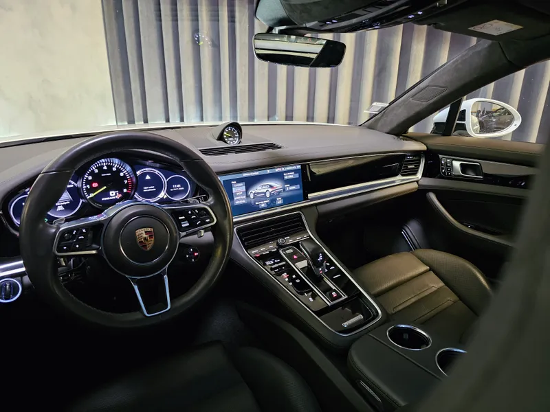 Porsche Panamera foto 12