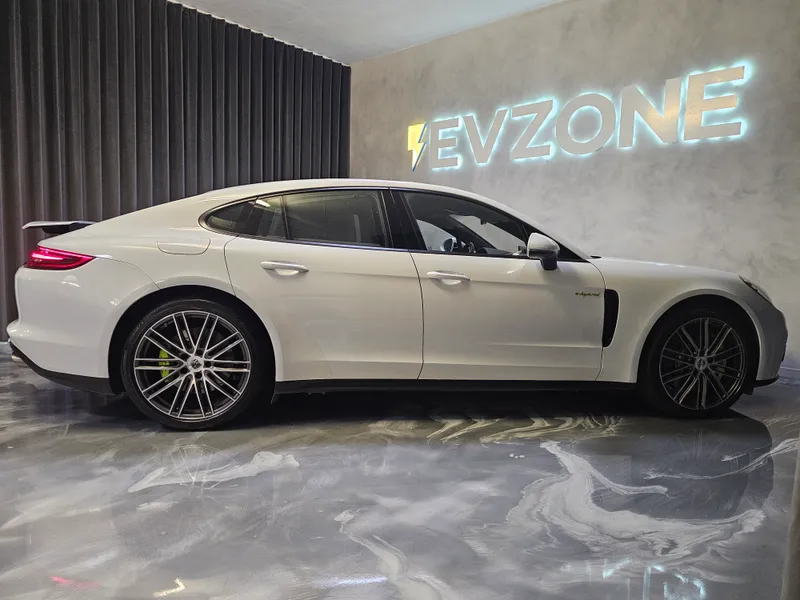 Porsche Panamera foto 9