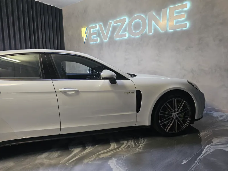 Porsche Panamera foto 42