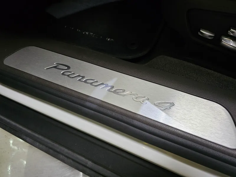 Porsche Panamera foto 31