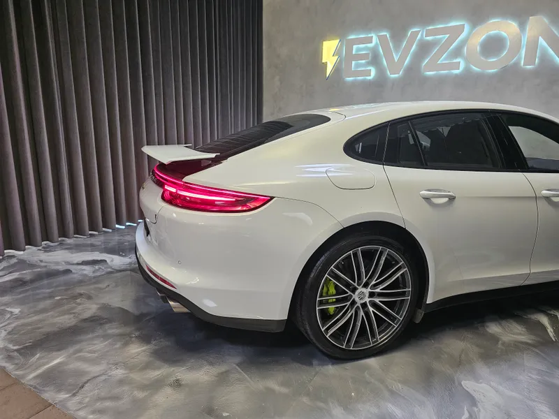 Porsche Panamera foto 41